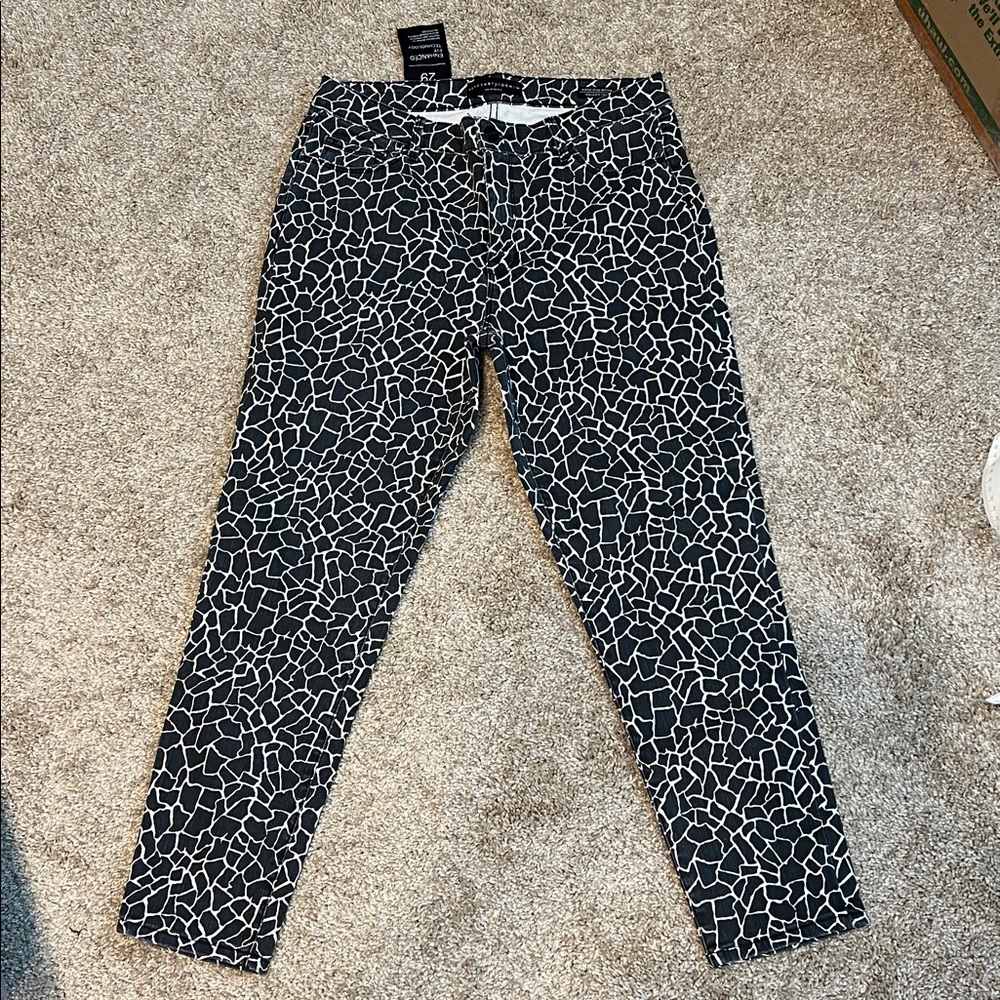 Sanctuary Social Crop Skinny Dark Gray and White Denim Pants. Size 29